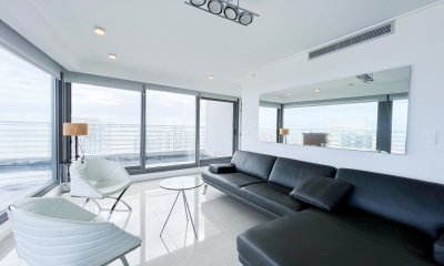 VENTA DE APARTAMENTO PENTHOUSE EN EDIFICIO ALEXANDER BOULEVARD DE 3 DORMITORIOS