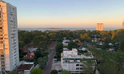 En venta y alquiler anual apartamento de 3 dormitorios y 2 baños Roosevelt Punta del Este