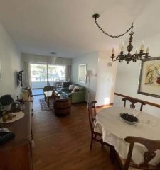VENTA DE APARTAMENTO DE 2 DORMITORIOS EN MANSA CON PARRILLERO PROPIO EN MANSA PUNTA DEL ESTE