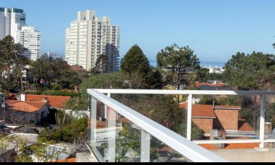 APARTAMENTO A PASOS DEL MAR EN VENTA DE 1 DORMITORIO CON PARRILLERO PROPIO