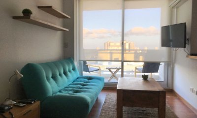 Apartamento de un dormitorio piso alto con servicios