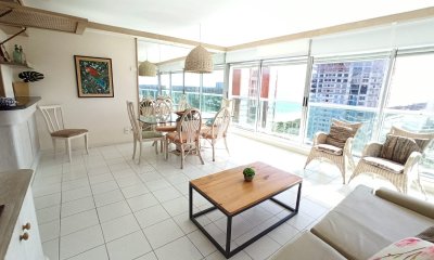 VENTA DE APARTAMENTO DE 2 DORMITORIOS EN MANSA PUNTA DEL ESTE