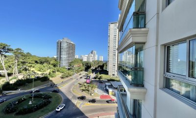 VENTA DE APARTAMENTO DE 2 DORMITORIOS EN PLACE LAFAYETTE PUNTA DEL ESTE