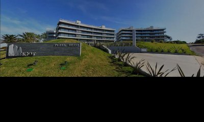 VENTA DE APARTAMENTO DE 3 SUITES FRENTE AL MAR CON PARRILLERO PROPIO