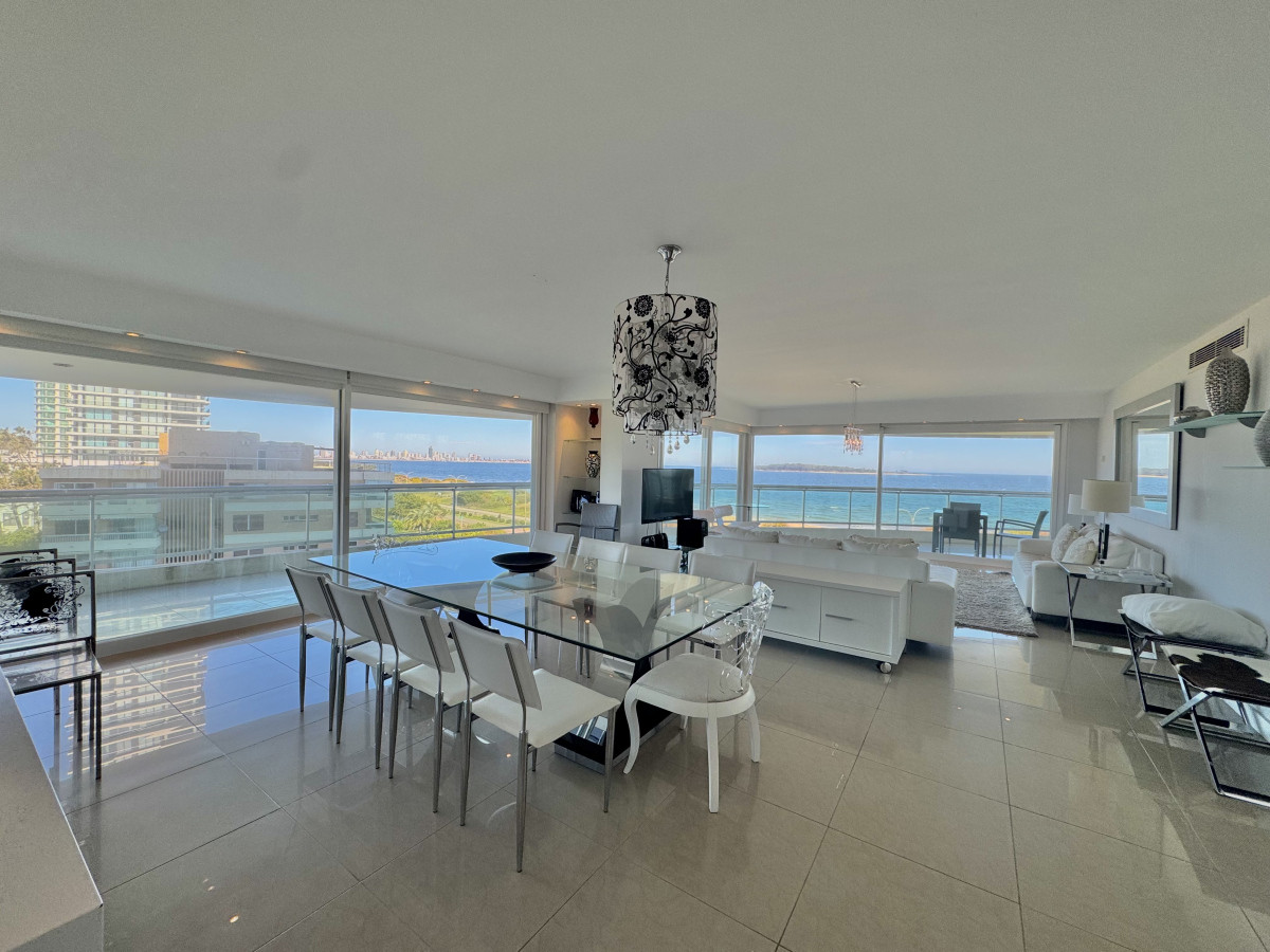VENTA Y ALQUILER DE 3 SUITES + DEPENDENCIA EN PLAYA  MANSA 