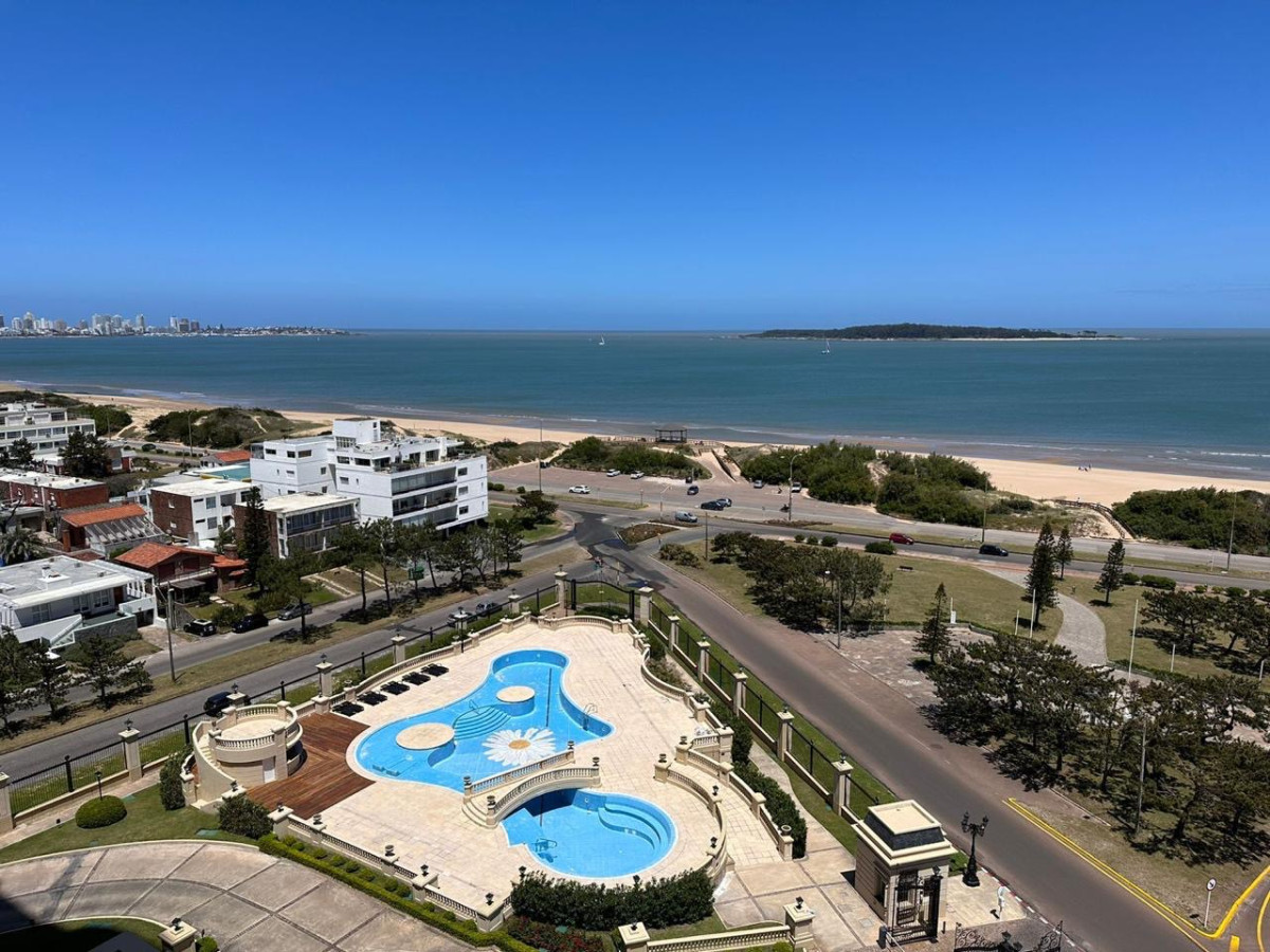 LE JARDIN PUNTA DEL ESTE VENTA DE APARTAMENTO DE 3 SUITES 