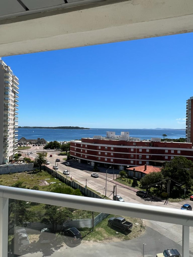 VENTA APARTAMENTO MANSA . DE 3 DORMITORIOS Y DEPENDENCIA