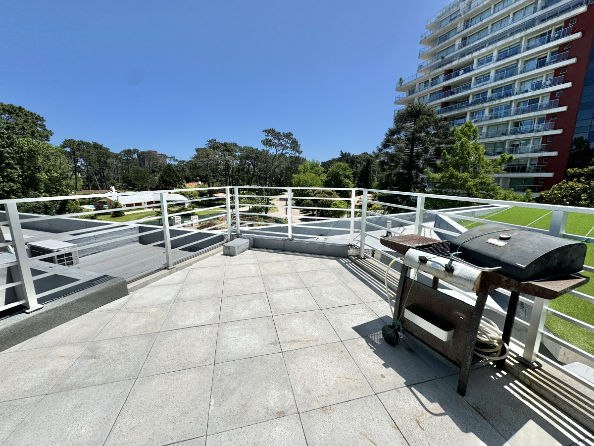 APARTAMENTO EN VENTA DE 2 DORMITORIOS EN ROOSEVELT PUNTA DEL ESTE 