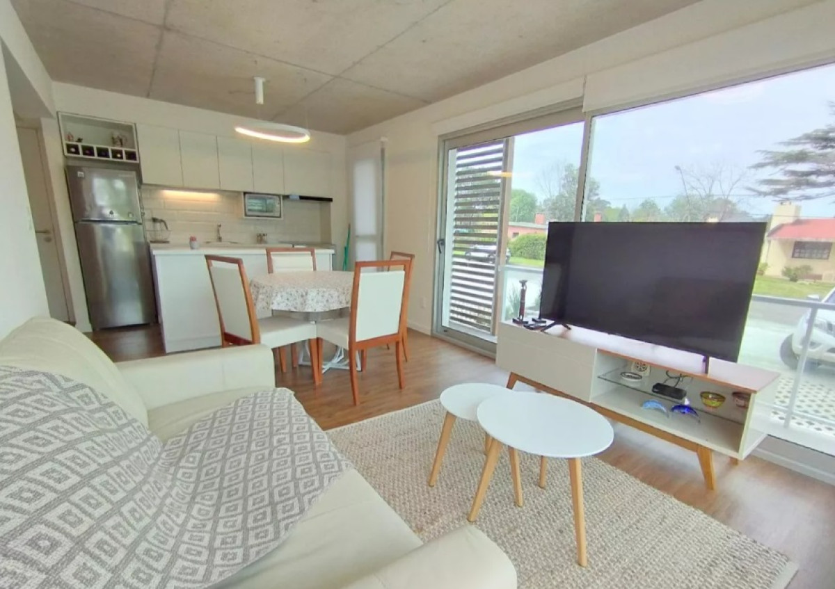 VENTA DE APARTAMENTO DE 2 DORMITORIOS EN ZONA LAS DELICIAS PUNTA DEL ESTE 