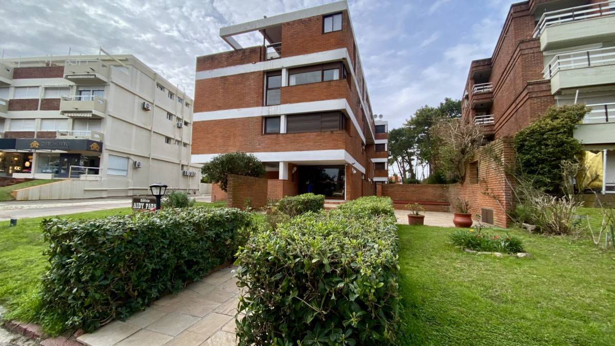 Apartamento en venta, duplex de 3 dormitorios en Aidy Grill, Punta del Este