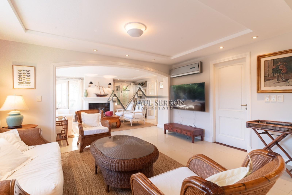 Casa ID.3454 - CASA EN VENTA Y ALQUILER DE 7 DORMITORIOS EN MONTOYA LA BARRA