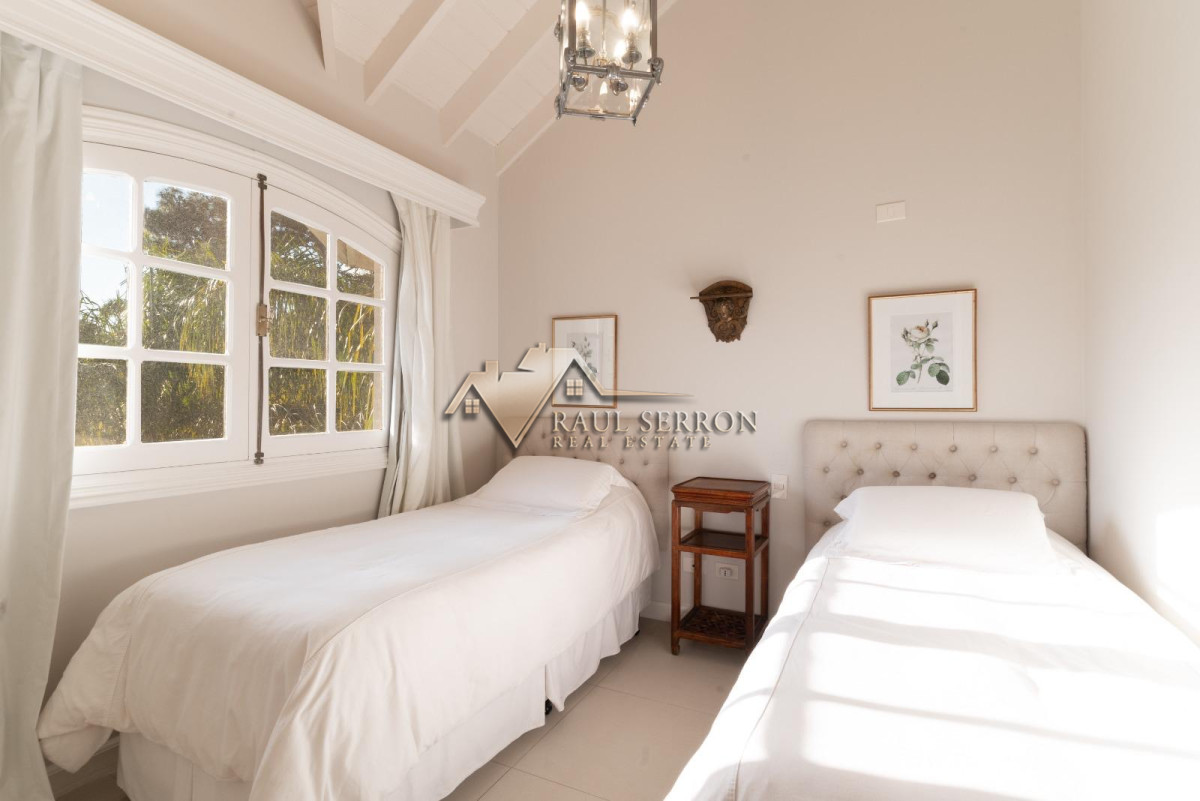 Casa ID.3454 - CASA EN VENTA Y ALQUILER DE 7 DORMITORIOS EN MONTOYA LA BARRA