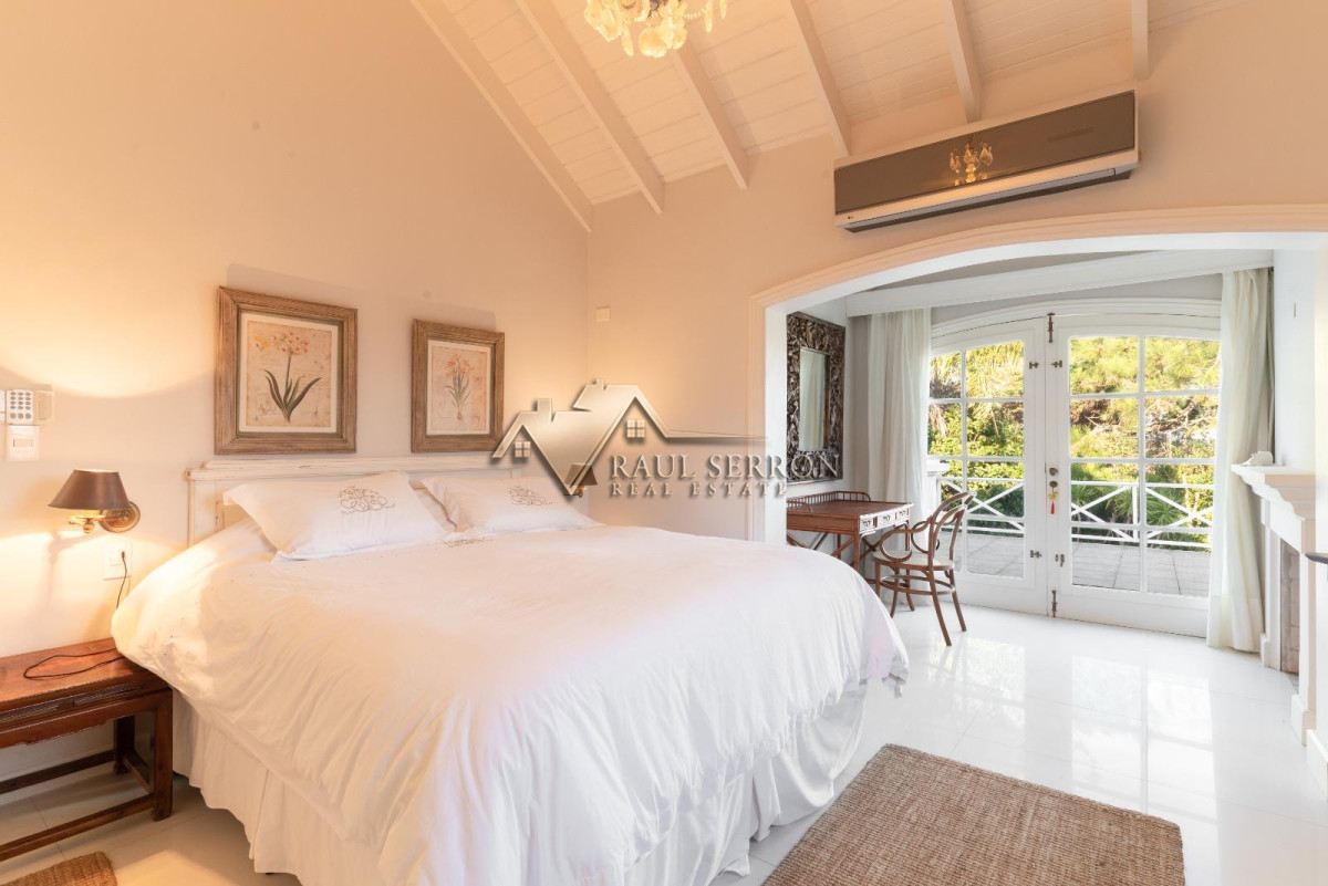 Casa ID.3454 - CASA EN VENTA Y ALQUILER DE 7 DORMITORIOS EN MONTOYA LA BARRA