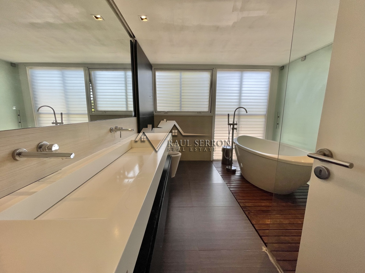 Casa ID.1778 - VENTA DE CASA DE 5 DORMITORIOS EN BARRIO PRIVADO LA ARBOLADA PUNTA DEL ESTE