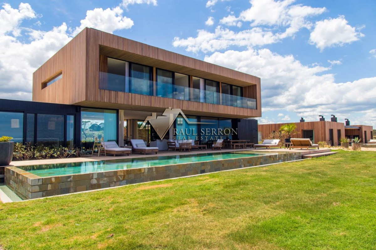 Casa ID.3453 - HERMOSA CASA EN VENTA Y ALQUILER EN SAN VICENTE JOSÉ IGNACIO 5 DORMITORIOS 