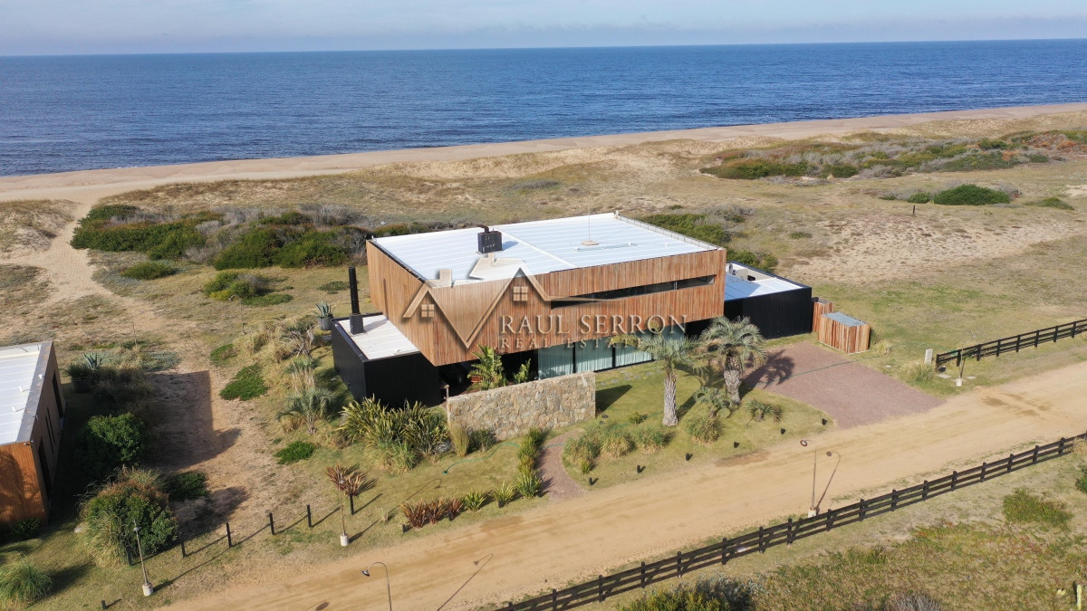 Casa ID.3453 - HERMOSA CASA EN VENTA Y ALQUILER EN SAN VICENTE JOSÉ IGNACIO 5 DORMITORIOS 