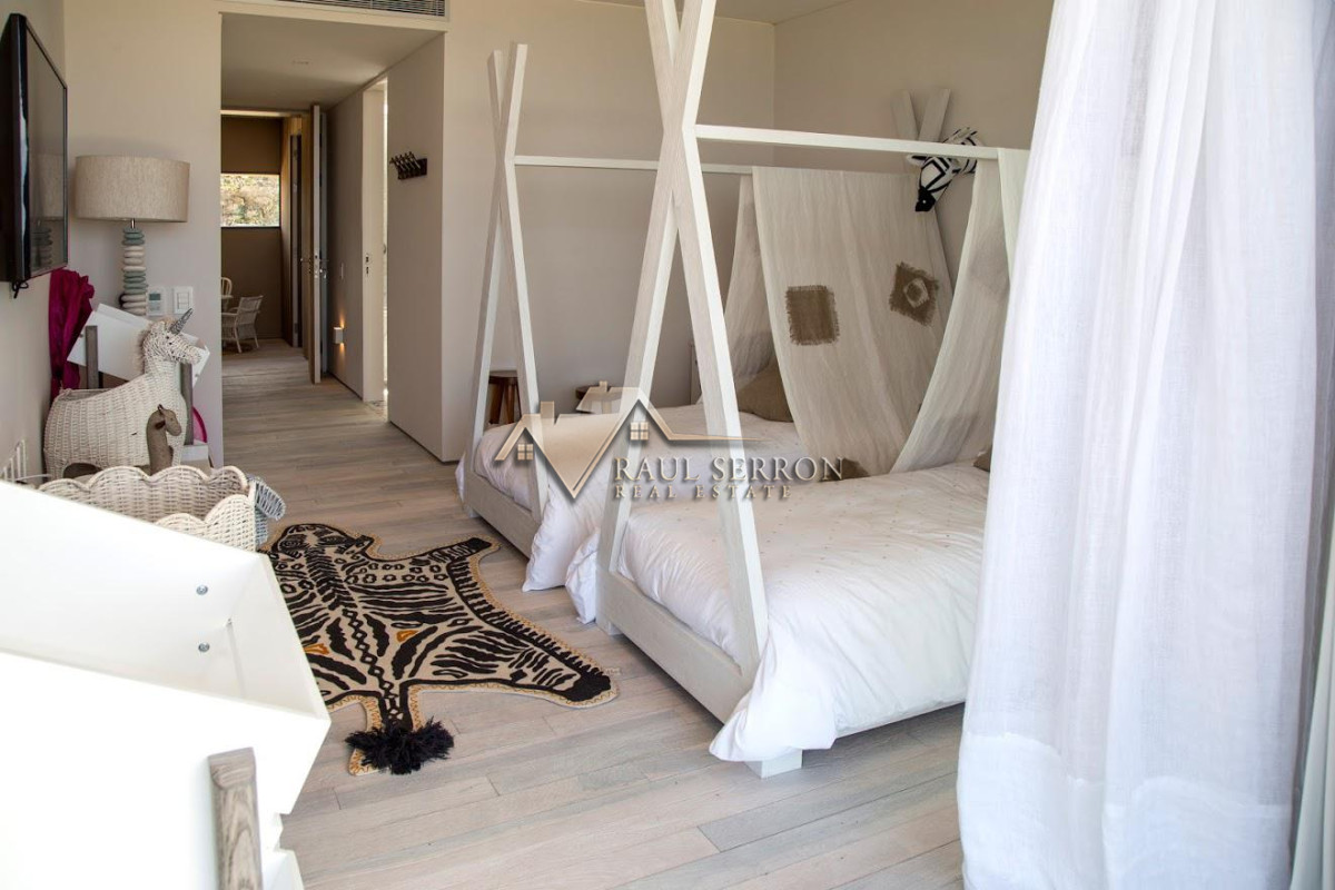 Casa ID.3453 - HERMOSA CASA EN VENTA Y ALQUILER EN SAN VICENTE JOSÉ IGNACIO 5 DORMITORIOS 