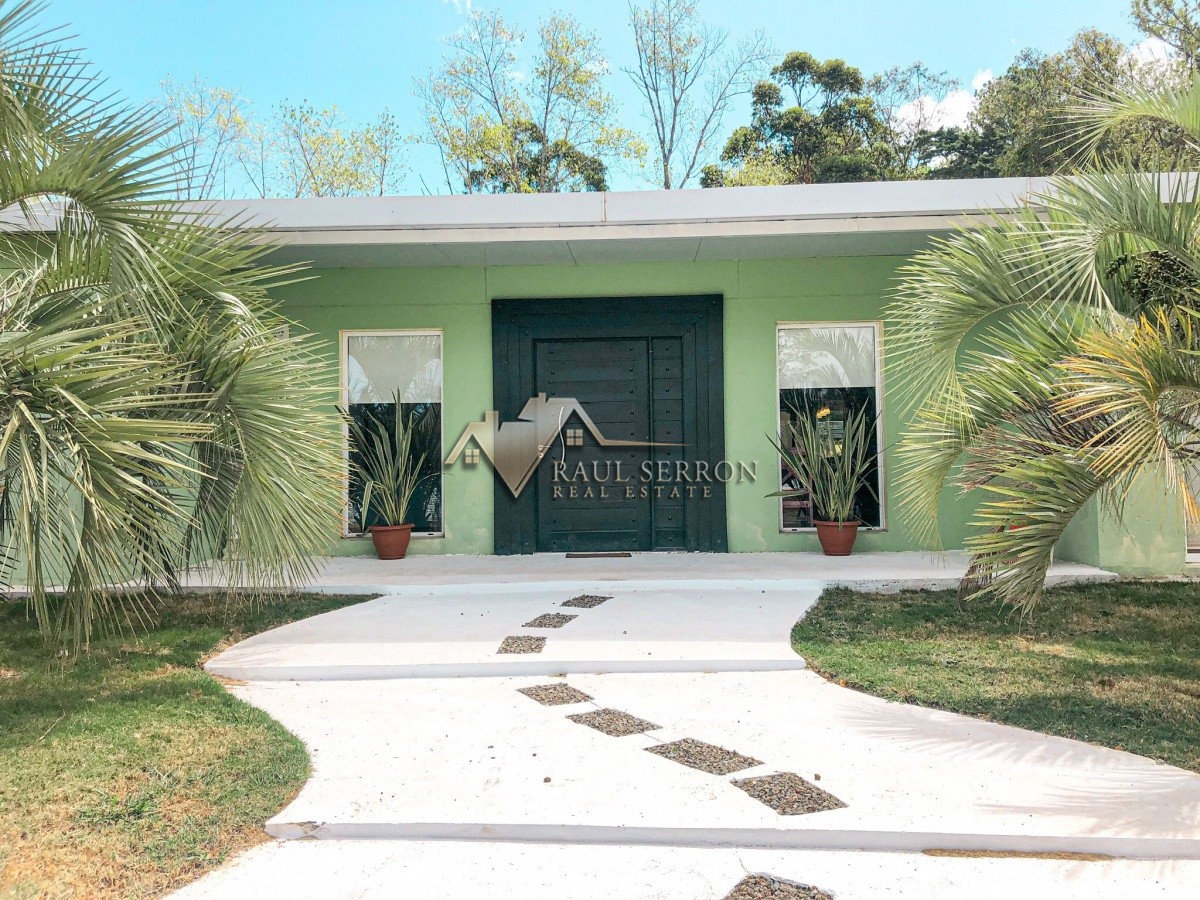 Casa ID.206 - Casa en venta y alquiler anual, casa de 4 dormitorios, piscina Punta Ballena