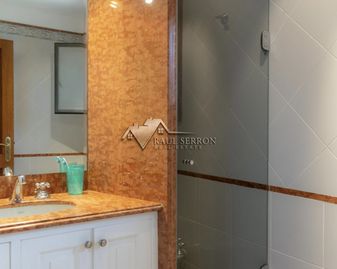 Casa ID.3531 - CASA EN VENTA Y ALQUILER TEMPORAL DE 5 DORMITORIOS EN SUITE Y DEPENDENCIA DE SERVICIO