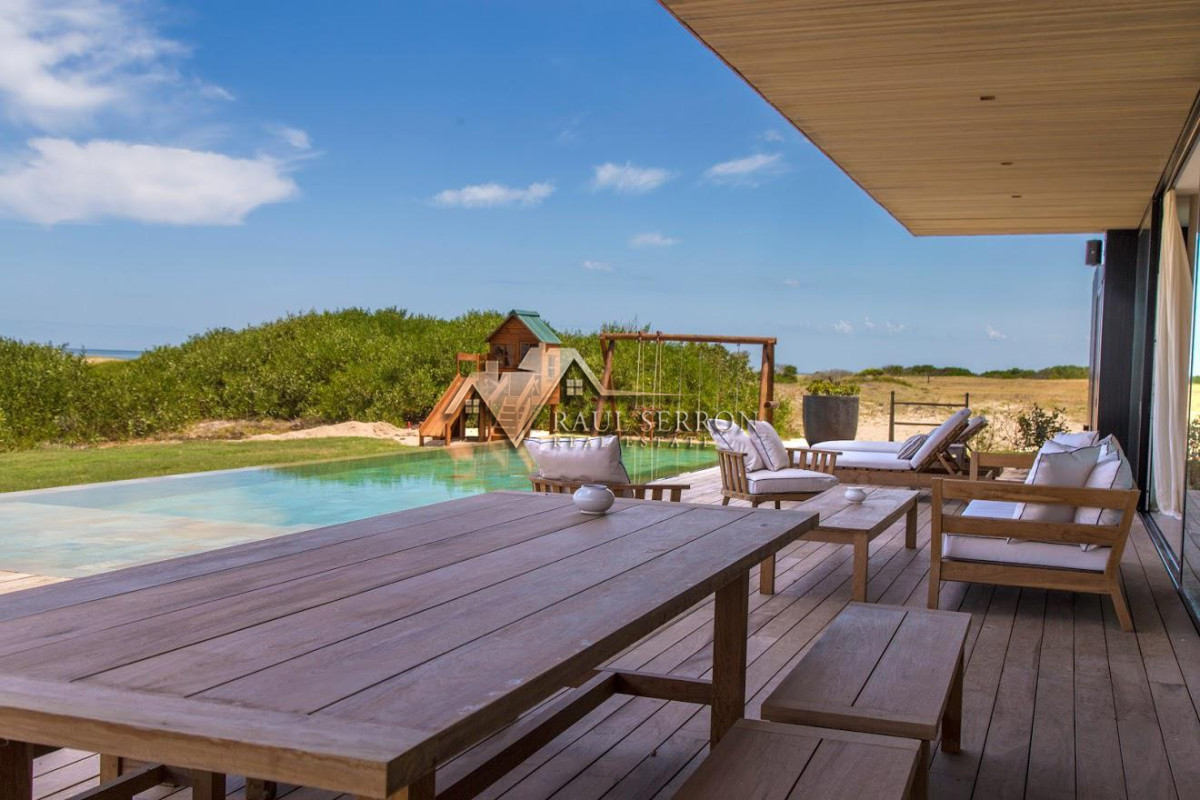 Casa ID.3453 - HERMOSA CASA EN VENTA Y ALQUILER EN SAN VICENTE JOSÉ IGNACIO 5 DORMITORIOS 