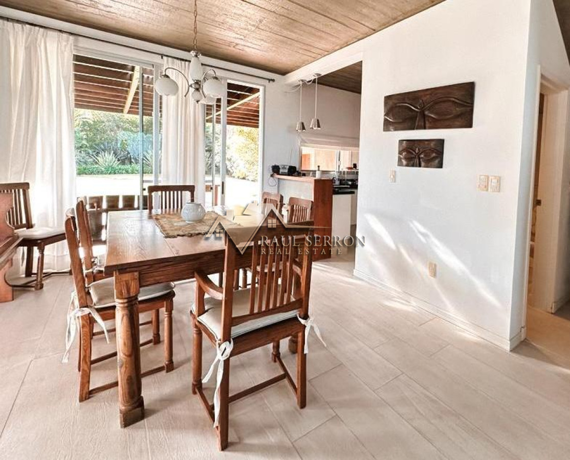 Casa ID.2899 - CASA EN MONTOTA UBICADA A METROS MAR EN VENTA DE 3 DORMITORIOS 