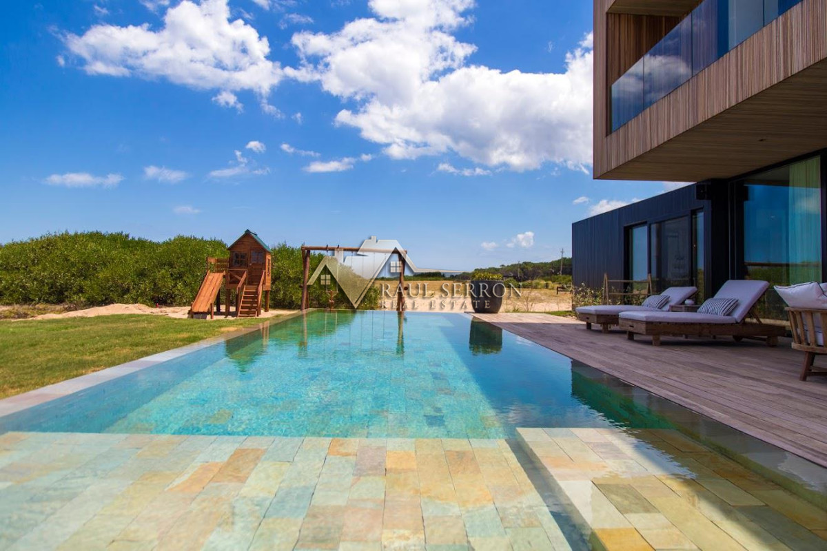 Casa ID.3453 - HERMOSA CASA EN VENTA Y ALQUILER EN SAN VICENTE JOSÉ IGNACIO 5 DORMITORIOS 
