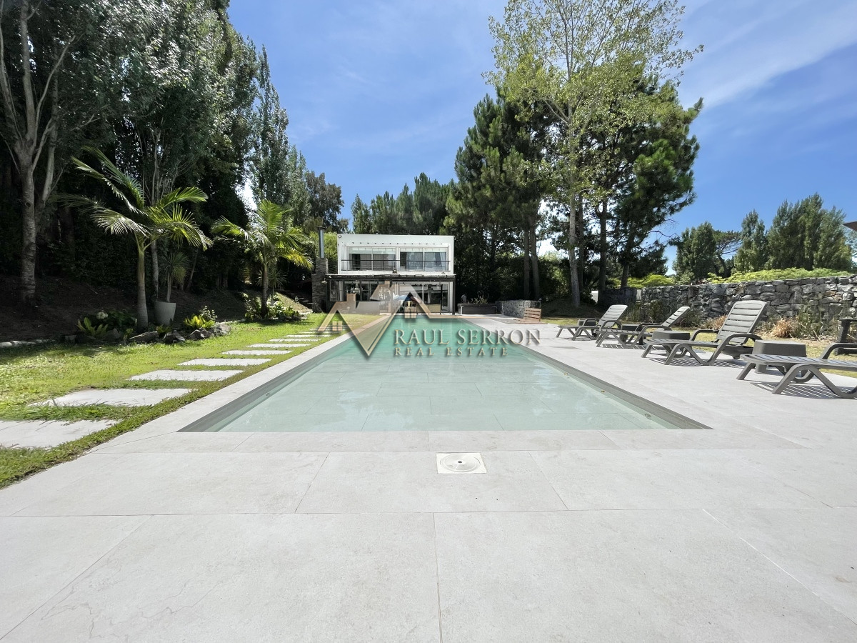 Casa ID.1778 - VENTA DE CASA DE 5 DORMITORIOS EN BARRIO PRIVADO LA ARBOLADA PUNTA DEL ESTE