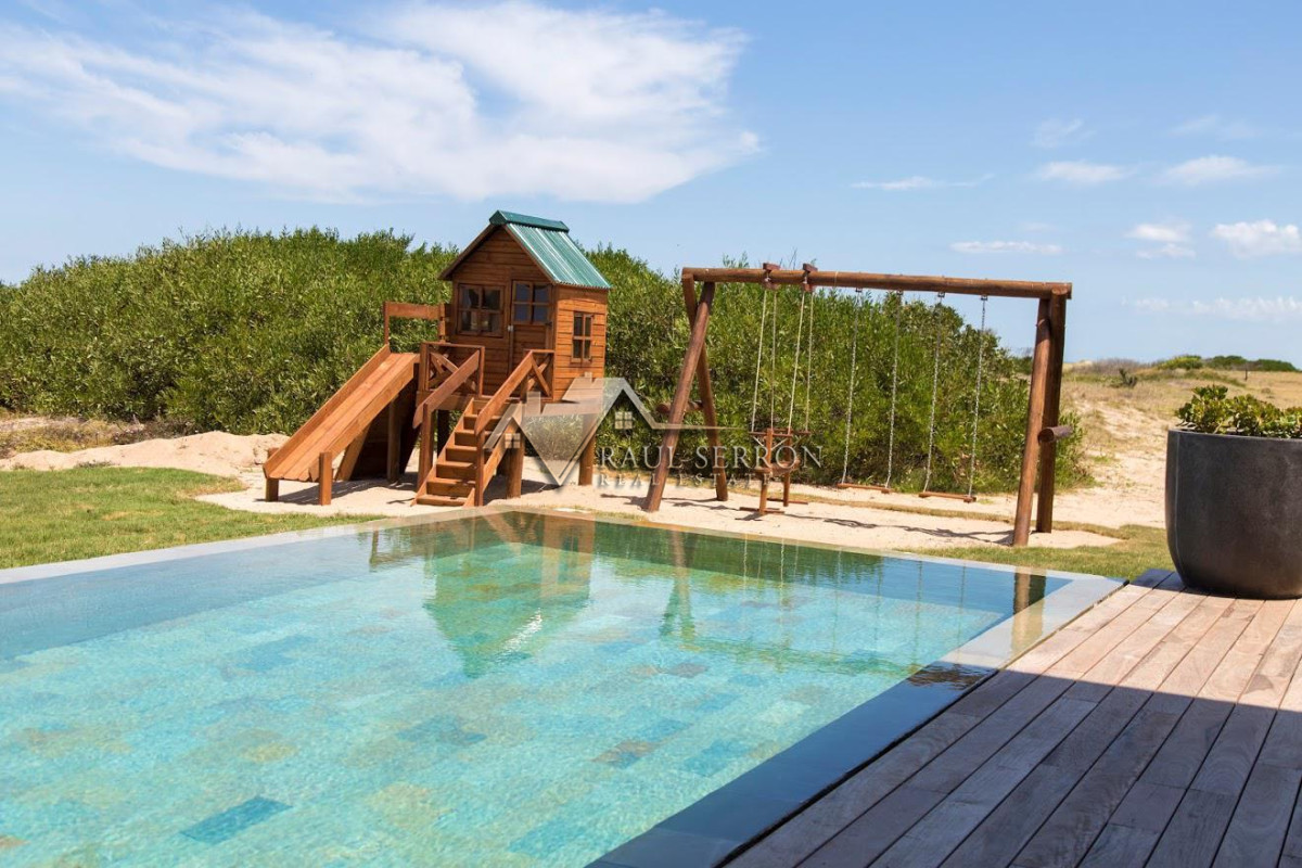 Casa ID.3453 - HERMOSA CASA EN VENTA Y ALQUILER EN SAN VICENTE JOSÉ IGNACIO 5 DORMITORIOS 