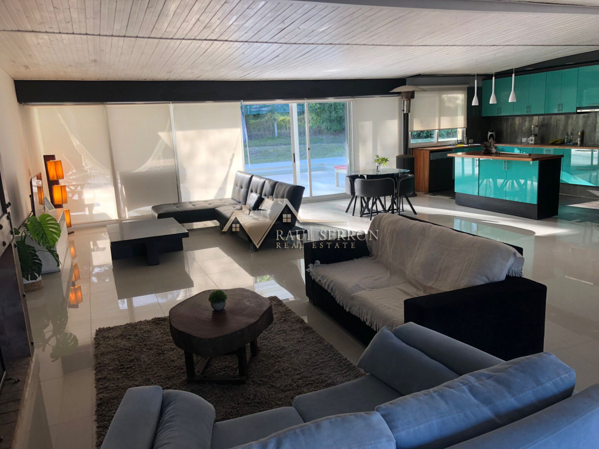 Casa ID.206 - Casa en venta y alquiler anual, casa de 4 dormitorios, piscina Punta Ballena