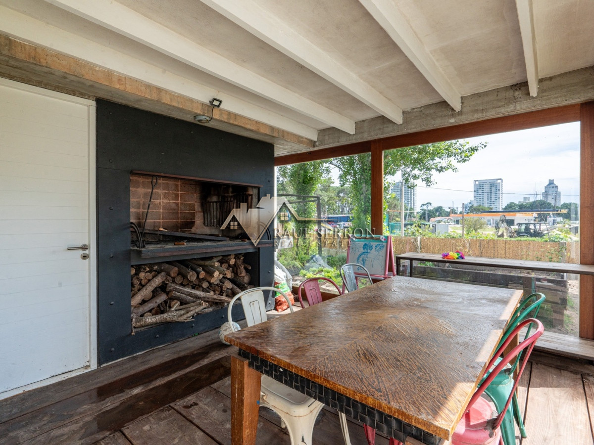 Casa ID.1778 - VENTA DE CASA DE 5 DORMITORIOS EN BARRIO PRIVADO LA ARBOLADA PUNTA DEL ESTE