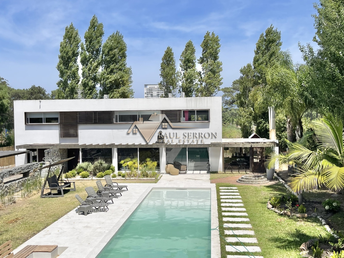 Casa ID.1778 - VENTA DE CASA DE 5 DORMITORIOS EN BARRIO PRIVADO LA ARBOLADA PUNTA DEL ESTE
