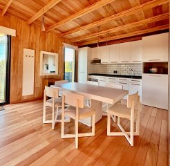 CASA EN VENTA Y ALQUILER DE 3 DORMITORIOS EN LA JUANITA JOSE IGNACIO PUNTA DEL ESTE