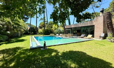 SAN RAFAEL PUNTA DEL ESTE VENTA DE CASA DE 4 DORMITORIOS CON PISCINA