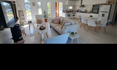 Hermosa casa de 5 dormitorios con piscina en Chacras del Pinar