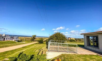 Hermosa casa en Barra de Portezuelo con vista al mar - 2010 m2 de terreno