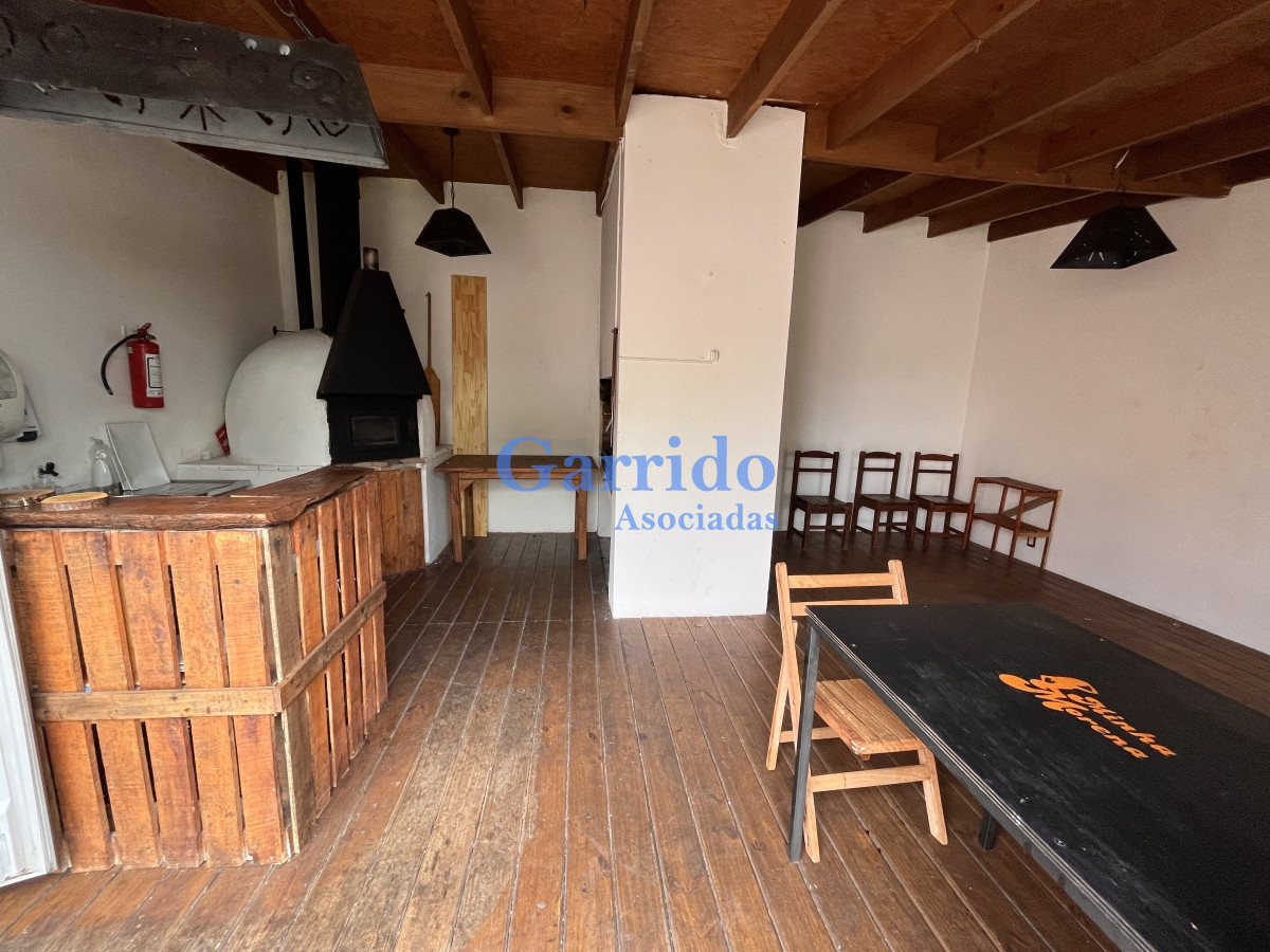 Casa ID.3464 - VENDO CASA ACONDICIONADA PARA RESTAURANTE O COMERCIO CENTRO MALDONADO