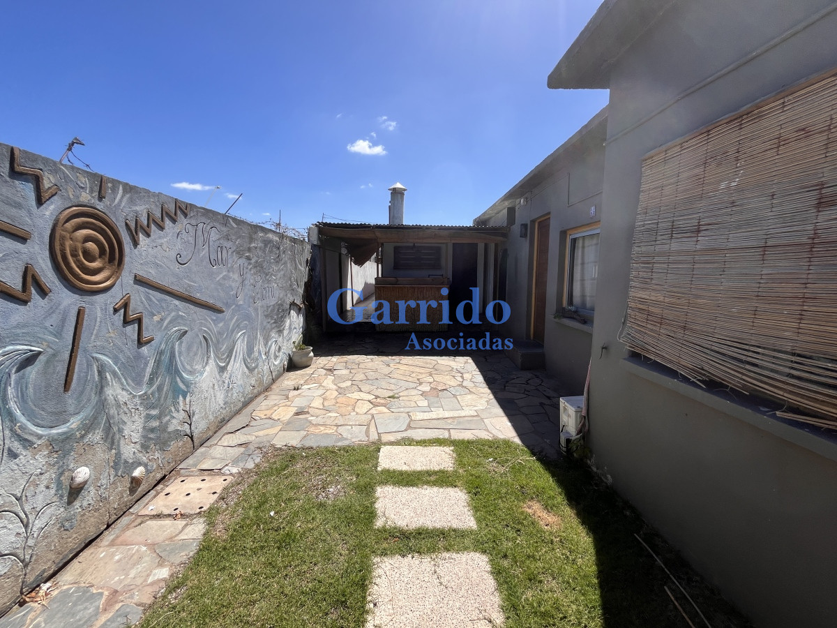 Casa ID.3464 - VENDO CASA ACONDICIONADA PARA RESTAURANTE O COMERCIO CENTRO MALDONADO