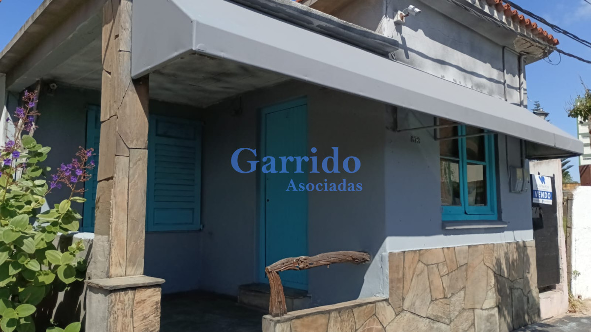 Casa ID.3464 - VENDO CASA ACONDICIONADA PARA RESTAURANTE O COMERCIO CENTRO MALDONADO