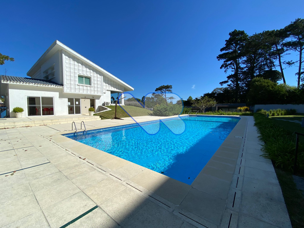 Apartamento ID.40 - VENDO DEPTO MODERNO 2 DORM, 1 BAÑO y 1 TOALETTE CON PARRILLERO Y PISCINA