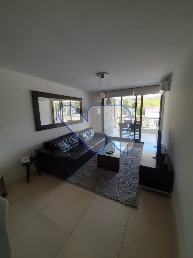 Apartamento ID.40 - VENDO DEPTO MODERNO 2 DORM, 1 BAÑO y 1 TOALETTE CON PARRILLERO Y PISCINA
