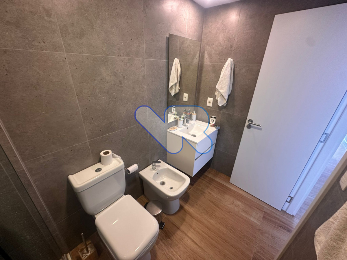 Apartamento ID.203 - Alquilo excelente apto moderno temporada 2 dormitorios frente al mar, Punta del este, playa mansa