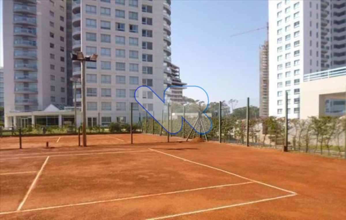 Apartamento ID.201 - Oportunidad VENTA apartamento 3 dormitorios 3 baños Brava Excelentes amenities 