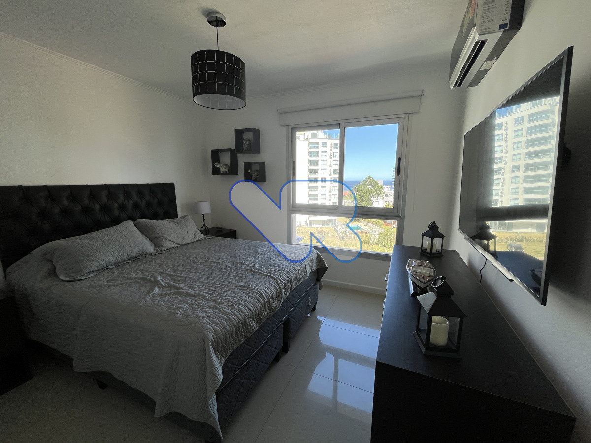 Apartamento ID.176 - Vendo apartamento bien ubicado en Punta del Este dos dormitorios y dos baños, terraza con parrillero