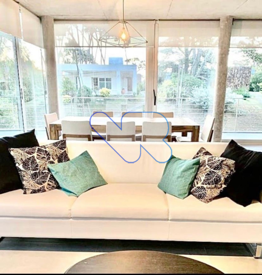 Apartamento ID.10 - VENDO Apartamento De Diseño,  amplio y moderno 3 Dormitorios En Suite, Amplio Con Parrillero, 2 Garage  Playa mansa , Punta del este