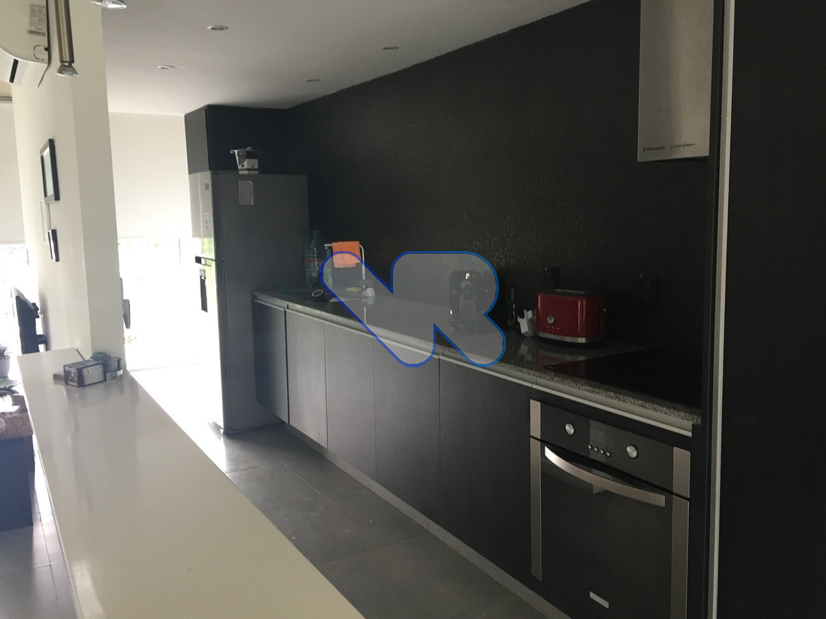 Apartamento ID.15 - VENDO 2 Dormitorios, 2 Baños,  Planta De Diseño Muy Luminoso Con Terraza
