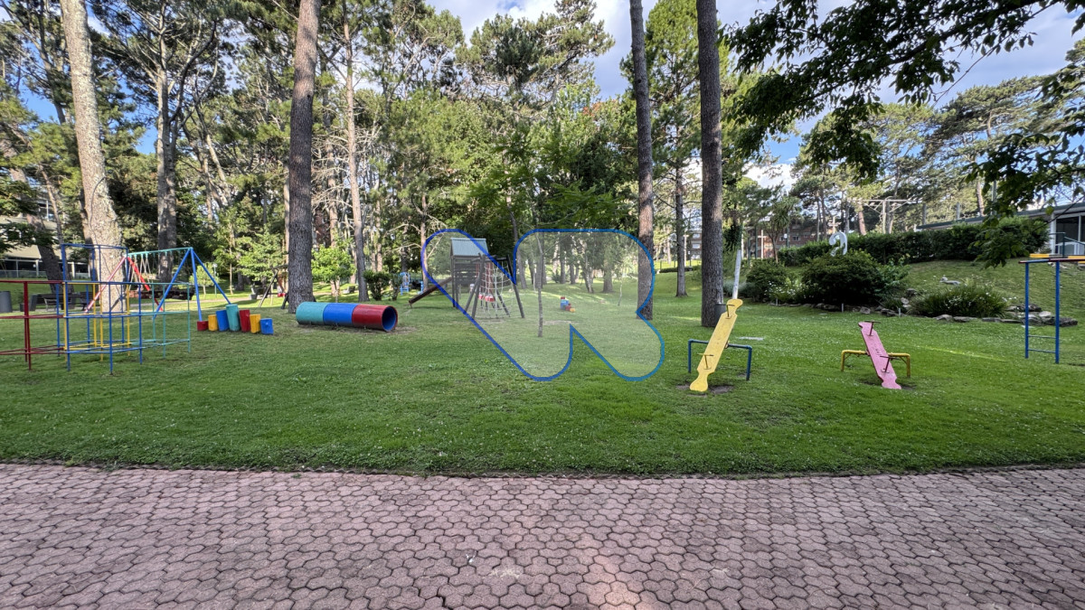 Apartamento ID.202 - Alquiler temporal Punta del Este Playa Mansa | 2 Dormitorios, 2 baños. Complejo Full Amenities - Enero 2026