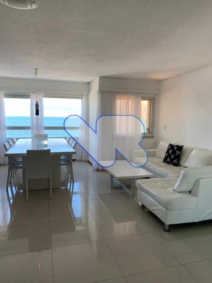 Apartamento ID.135 - Oportunidad! Vendo apartamento Península Punta  del Este 3 dormitorios y dependencia de serv Piscina climatizada Amenities