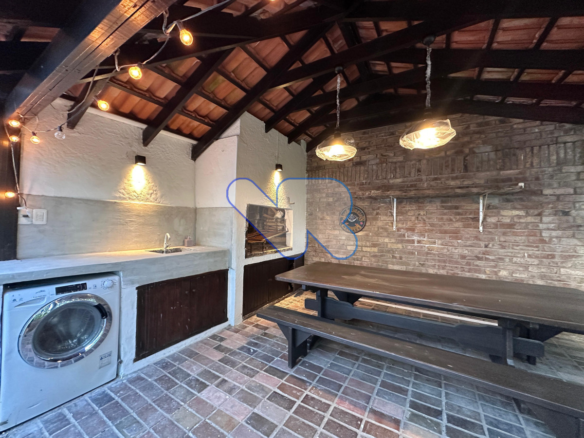 Apartamento ID.165 - Vendo hermoso apartamento amplio, reciclado y muy bien equipado Zona Cantegrill Punta del Este