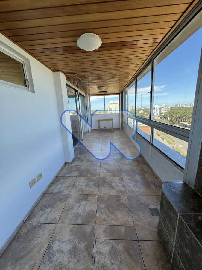 Apartamento ID.194 - Venta de Apartamento 2 dormitorios, 2 baños en Punta del Este - Parada 14 Roosevelt