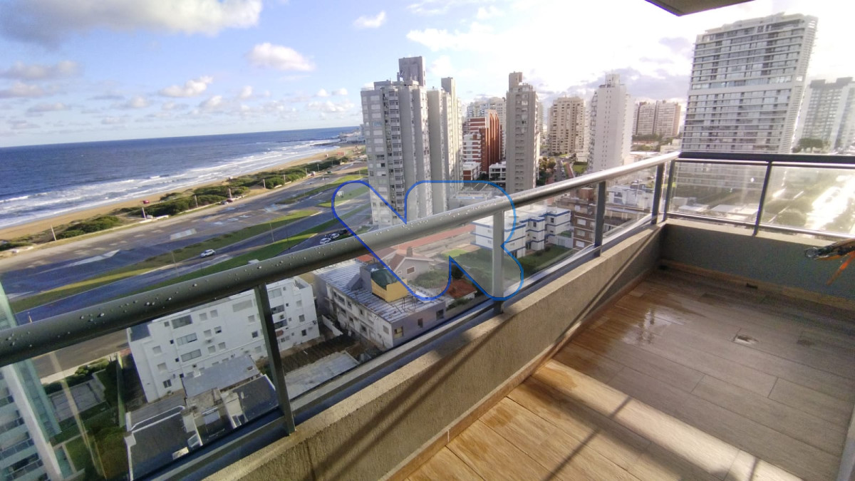 Apartamento ID.181 - Oportunidad! Venta Apto 2 Dormitorios Brava Punta con Amenities